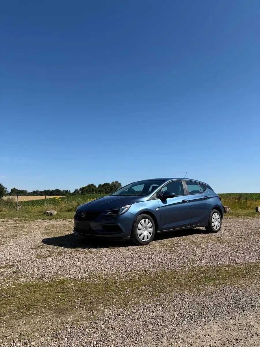 Gebraucht Opel Astra 101 PS (74 kW) 2016 Blau Limousine
