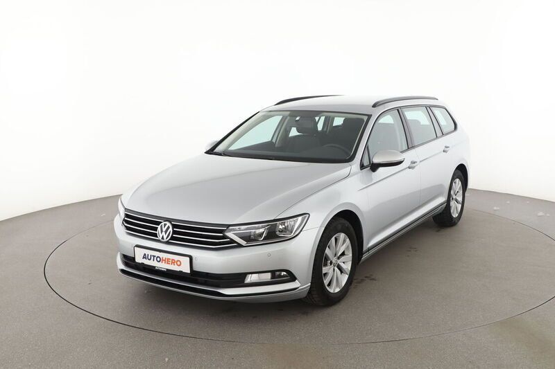 Grau Gebraucht 2018 VW Passat Trendline Kombi | 17.470 € (Superpreis) - Bild 1/4
