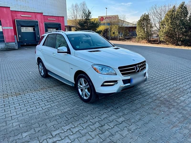 Gebraucht Mercedes ML350 258 PS (189 kW) 2012 Weiß SUV