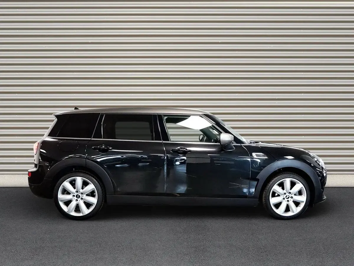 Gebraucht Mini Cooper Clubman Classic 136 PS (100 kW) 2023 Midnight black ii Kombi