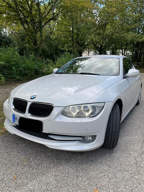 Gebraucht BMW 320 184 PS (135 kW) 2011 Weiß Coupé