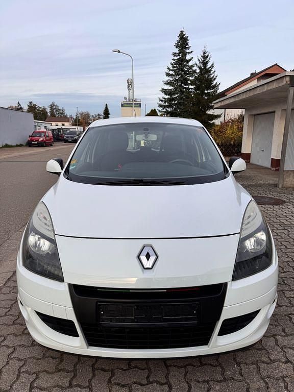 Weiß Gebraucht 2010 Renault Scénic III Expression Van / Kleinbus | 2.900 € (Guter Preis) - Bild 1/4