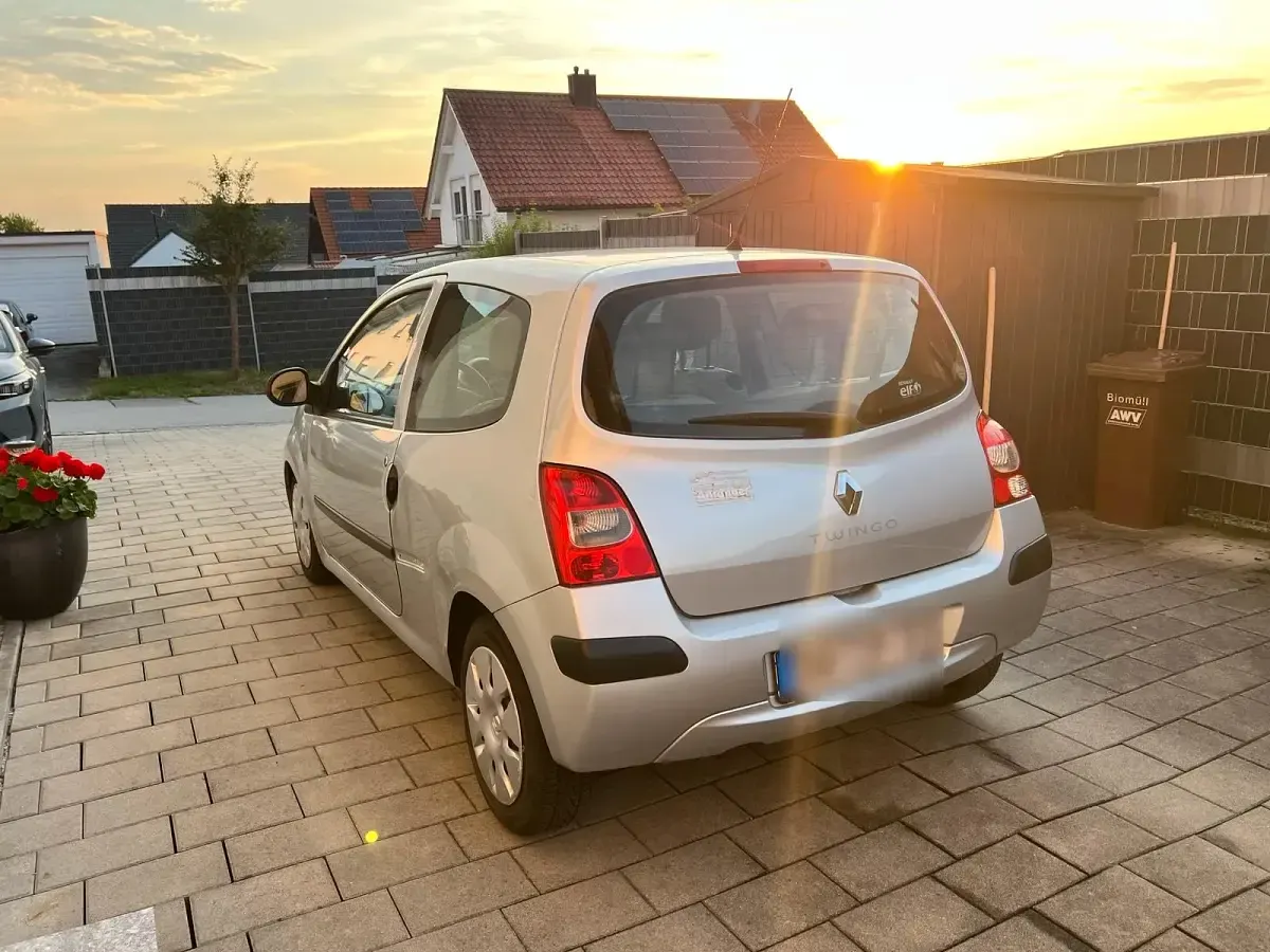 Gebraucht Renault Twingo 75 PS (55 kW) 2007 Silber Kleinwagen