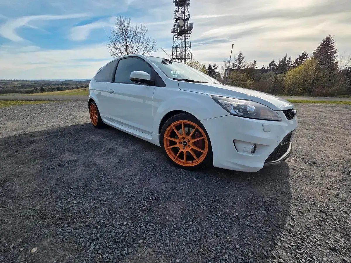 Gebraucht Ford Focus ST 225 PS (165 kW) 2009 Weiß Limousine