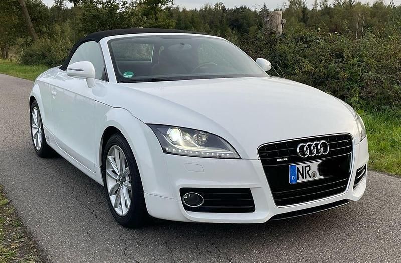Weiß Gebraucht 2011 Audi TT Roadster Sport Cabrio | 17.500 € (Teuer) - Bild 1/4