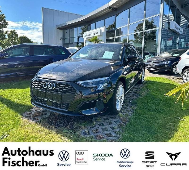 Brillantschwarz Gebraucht 2023 Audi A3 Sportback Advanced Kombi | 29.900 € (Fairer Preis) - Bild 1/4