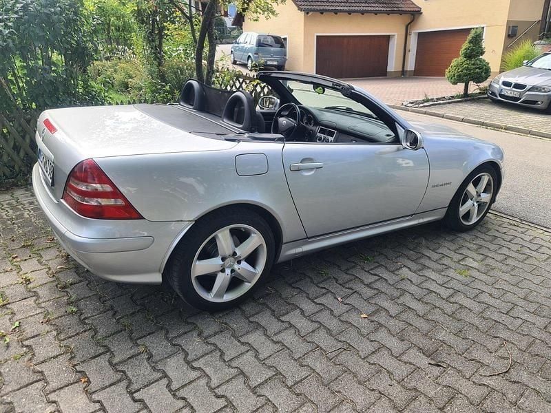 Silber Gebraucht 2003 Mercedes SLK230 Cabrio | 4.600 € (Fairer Preis) - Bild 1/4