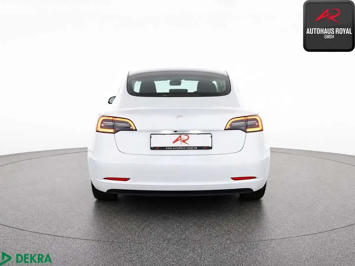 Gebraucht Tesla Model 3 RWD 235 kW (320 PS) 2023 Perlweiß Limousine