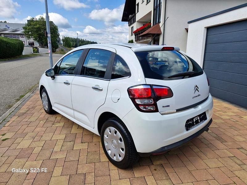 Gebraucht Citroën C3 SELECTION 99 PS (72 kW) 2015 Weiß Kleinwagen