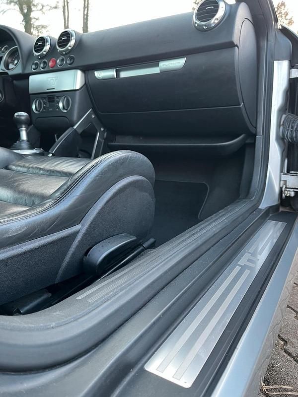 Gebraucht Audi TT Design 180 PS (132 kW) 1999 Silber Coupé