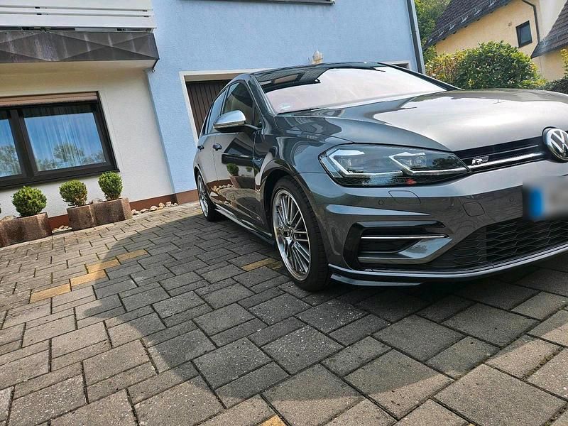 Gebraucht VW Golf VII R-line 125 PS (91 kW) 2018 Grau Kleinwagen