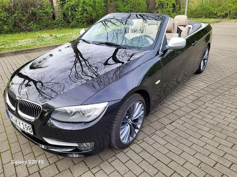 Schwarz Gebraucht 2011 BMW 320 Cabriolet Cabrio | 11.900 € (Fairer Preis) - Bild 1/4