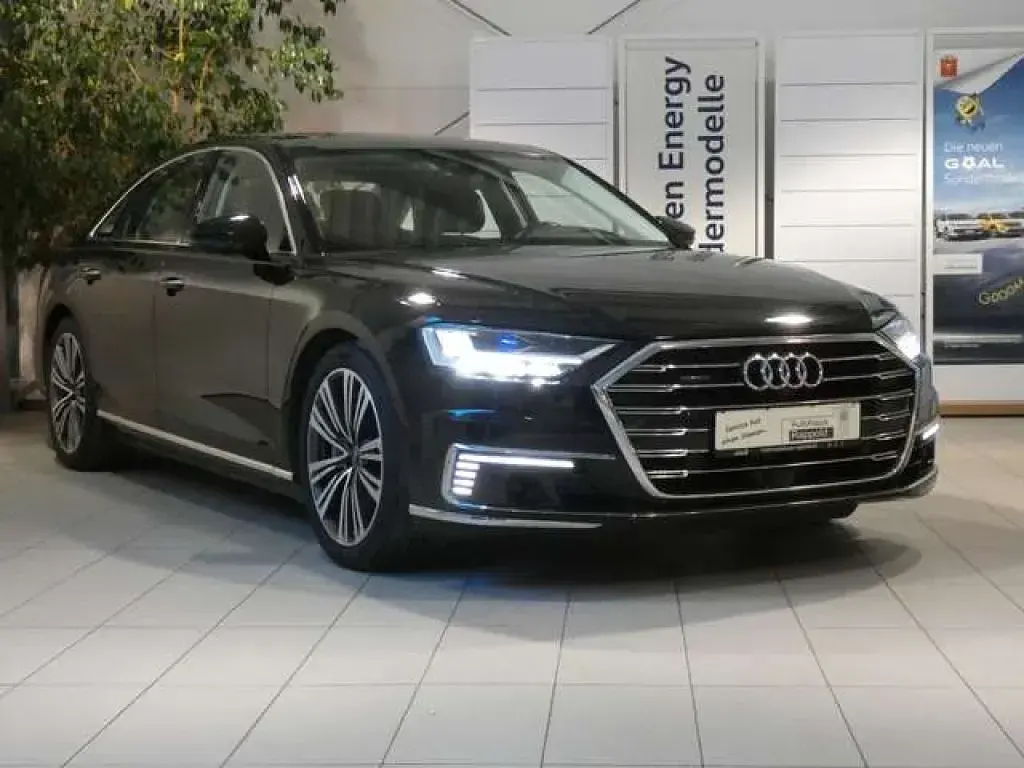 Gebraucht Audi A8 Ambiente 449 PS (330 kW) 2021 Mythosschwarz metallic (metallic) Limousine