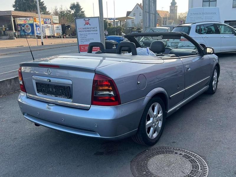 Gebraucht Opel Astra Cabriolet Edition 147 PS (108 kW) 2004 Silber Cabrio