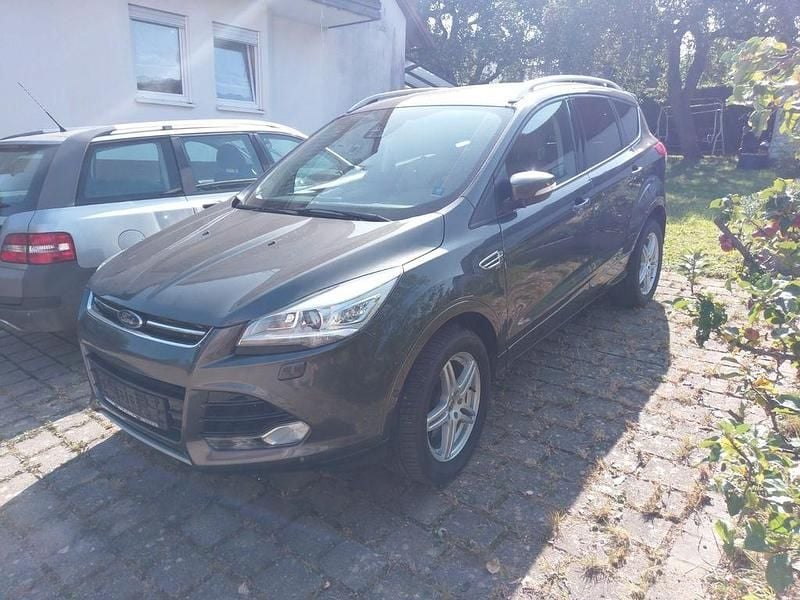 Gebraucht Ford Kuga Titanium 179 PS (131 kW) 2015 Grau SUV