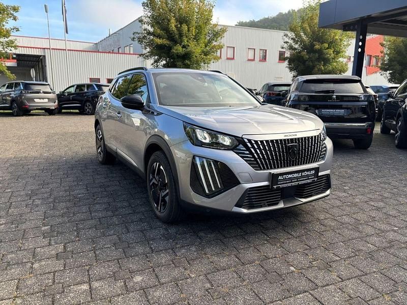 Gebraucht Peugeot e-2008 GT 114 kW (156 PS) 2024 Grau/typ aussenverkleidung metalliclack (metallic) SUV