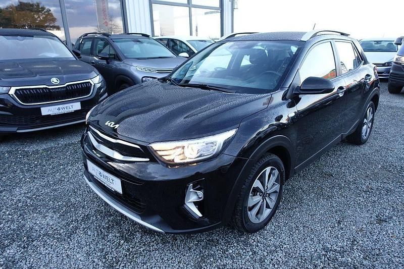 Gebraucht Kia Stonic 101 PS (74 kW) 2023 Schwarz SUV