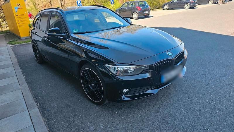 Gebraucht BMW 320 184 PS (135 kW) 2012 Schwarz Kombi