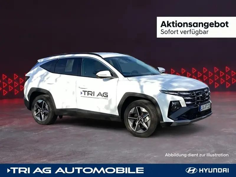 Atlas white / sol Gebraucht 2024 Hyundai Tucson Trend SUV | 30.643 € (Superpreis) - Bild 1/1