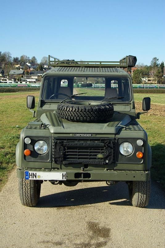 Grün Gebraucht 1991 Land Rover Defender SUV | 19.000 € - Bild 1/4
