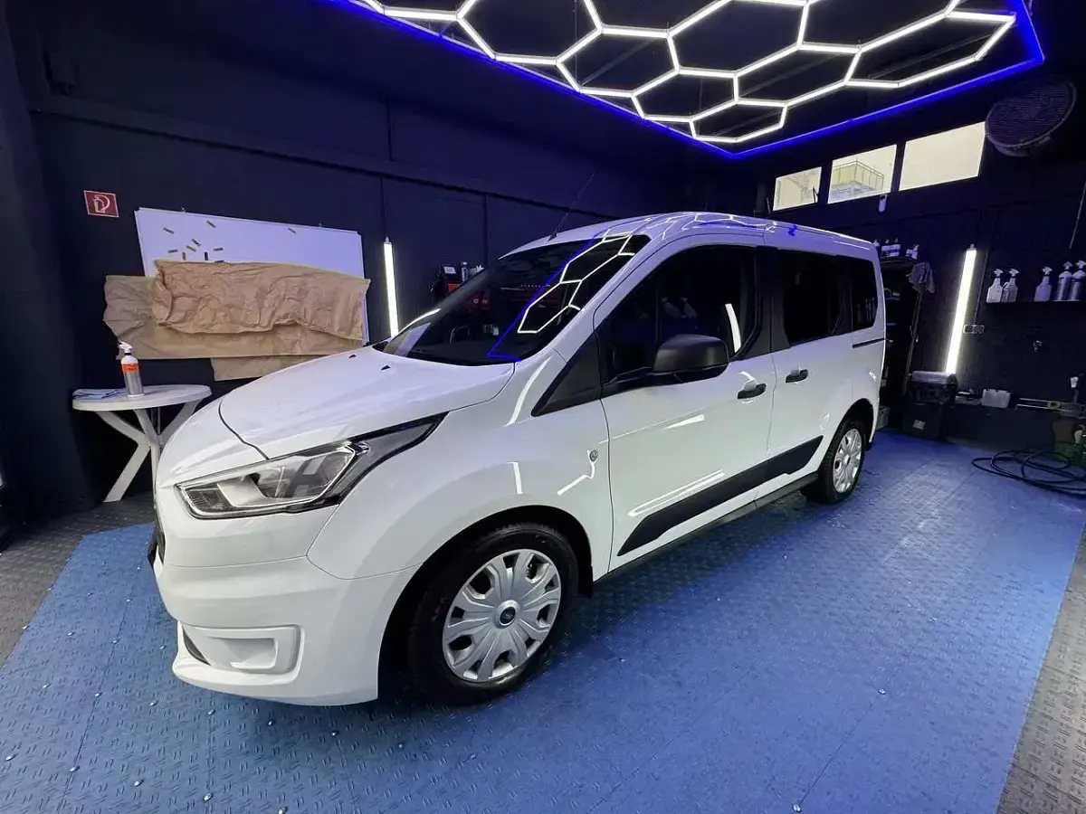 Gebraucht Ford Tourneo Connect Ambiente 101 PS (74 kW) 2019 Van / Kleinbus