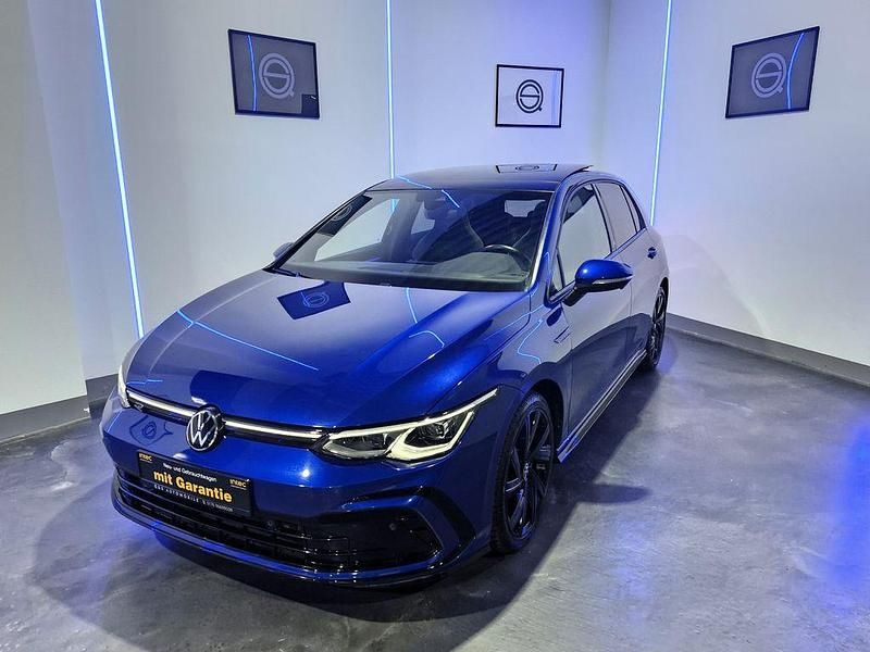 Blau Gebraucht 2021 VW Golf VIII R-line Limousine | 26.000 € (Superpreis) - Bild 1/4