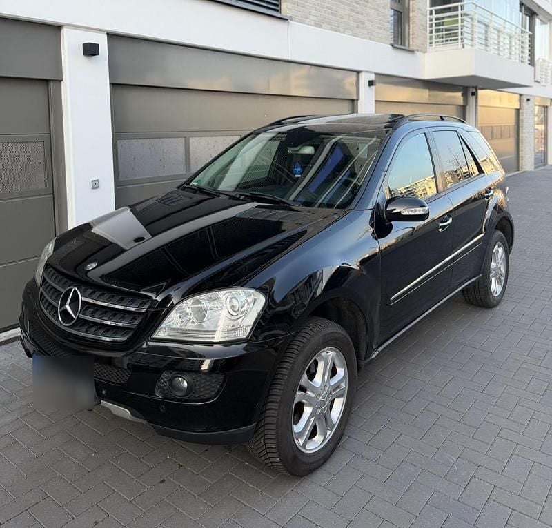 Gebraucht Mercedes ML350 272 PS (200 kW) 2006 Schwarz SUV