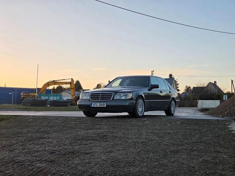 Gebraucht Mercedes S300 231 PS (169 kW) 1991 Schwarz Limousine