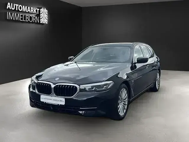 Gebraucht BMW 530e Sport Line 292 PS (214 kW) 2022 Schwarz Limousine