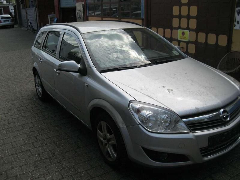 Gebraucht Opel Astra 90 PS (66 kW) 2008 Silber Kombi
