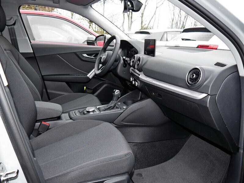 Second-hand Audi Q2 Advanced Plus 150 CP (110 kW) 2024 Gri SUV