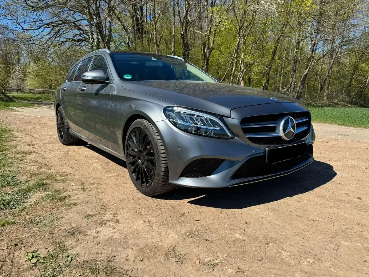 Gebraucht Mercedes C300 258 PS (189 kW) 2019 Grau Limousine