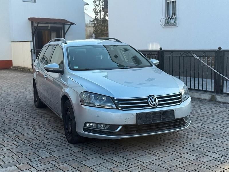 Gebraucht VW Passat 140 PS (102 kW) 2013 Silber Kombi