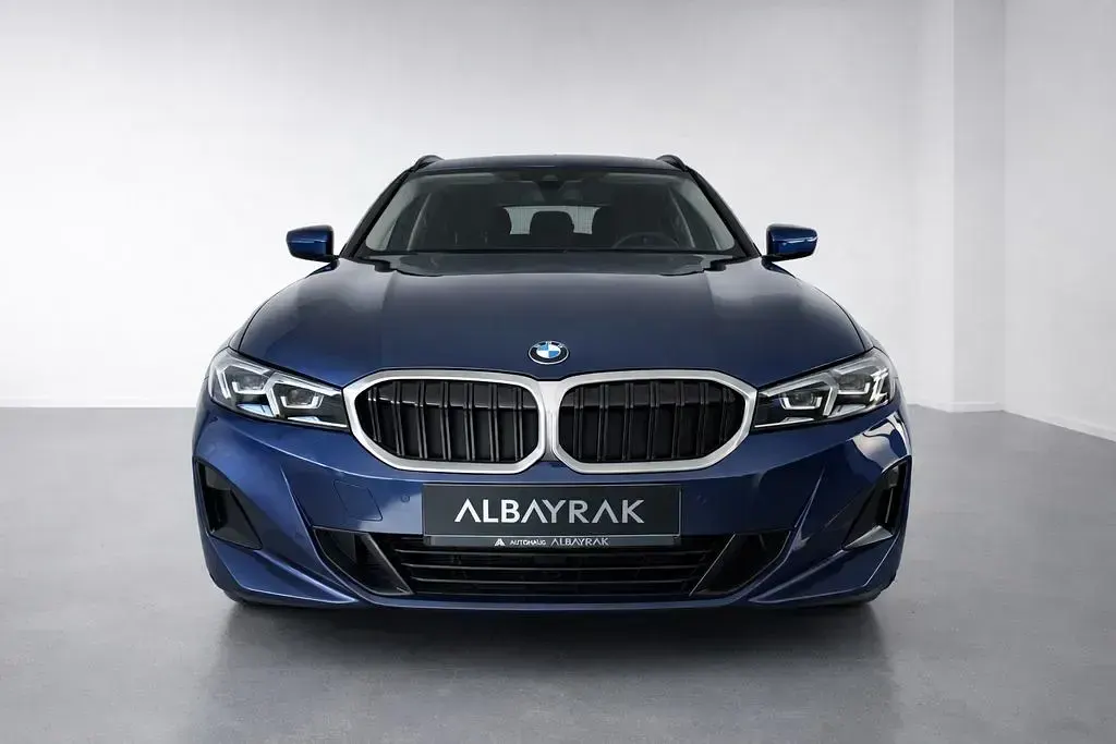 Używany BMW 320 Performance 190 KM (139 kW) 2023 Niebieski Sedan/Limuzyna