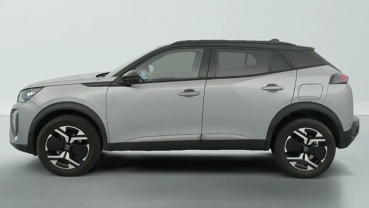 Gebraucht Peugeot 2008 GT 131 PS (96 kW) 2024 Grau (gris artense  toit noir) SUV