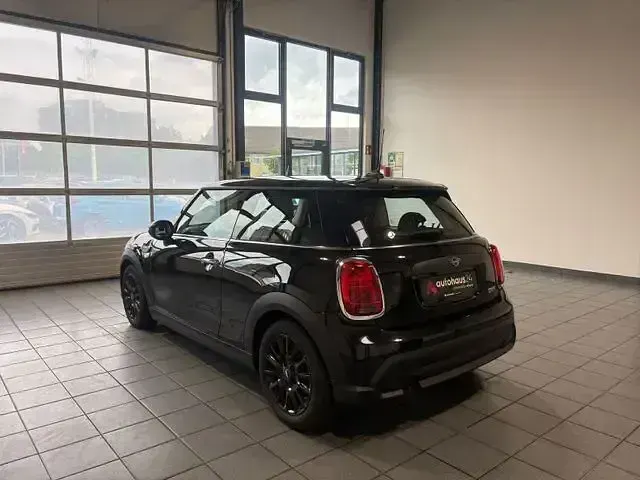 Gebraucht Mini ONE Essential 102 PS (75 kW) 2022 Schwarz Kleinwagen