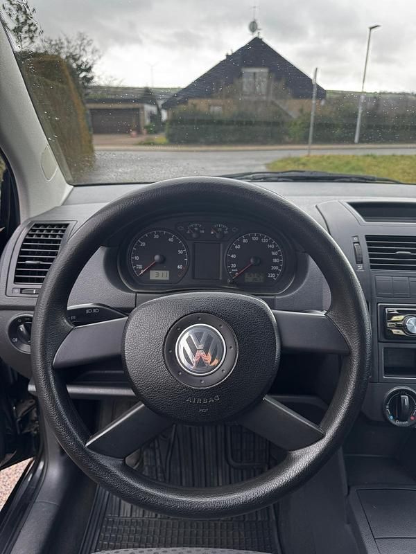 Gebraucht VW Polo 64 PS (47 kW) 2003 Schwarz Kleinwagen