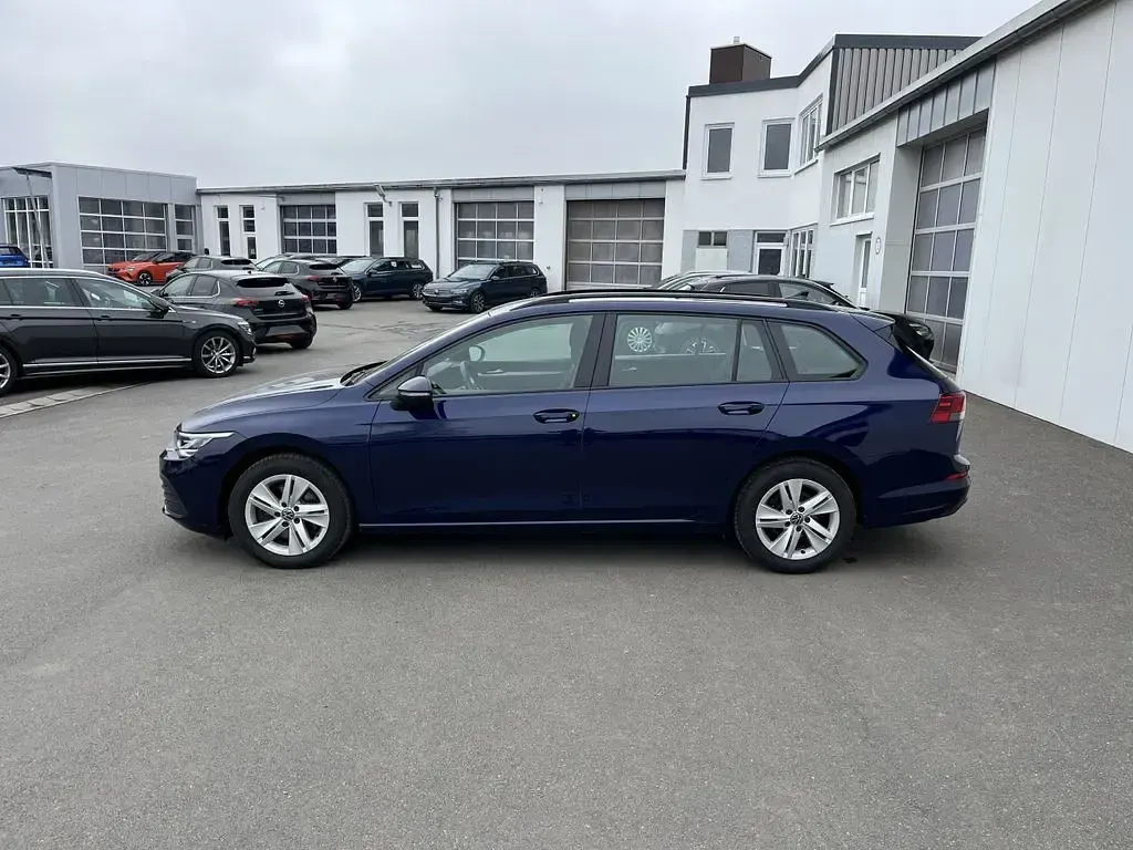 Gebraucht VW Golf VII Life 116 PS (85 kW) 2021 Atlantik blue Kleinwagen