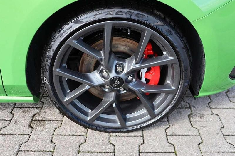 Neu Ford Focus ST 280 PS (205 kW) 2025 Mean green metallic Kombi