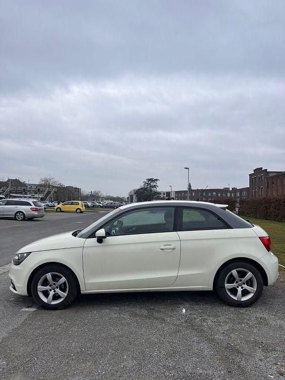 Gebraucht Audi A1 86 PS (63 kW) 2011 Weiß Kleinwagen