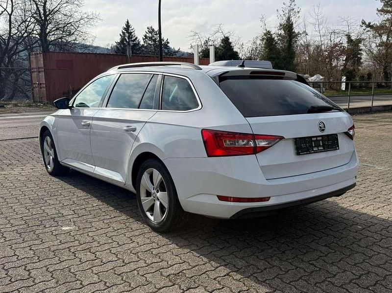 Gebraucht Skoda Superb 190 PS (139 kW) 2016 Weiß Kombi