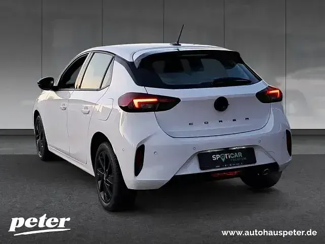 Używany Opel Corsa 101 KM (74 kW) 2024 Biały Sedan/Limuzyna
