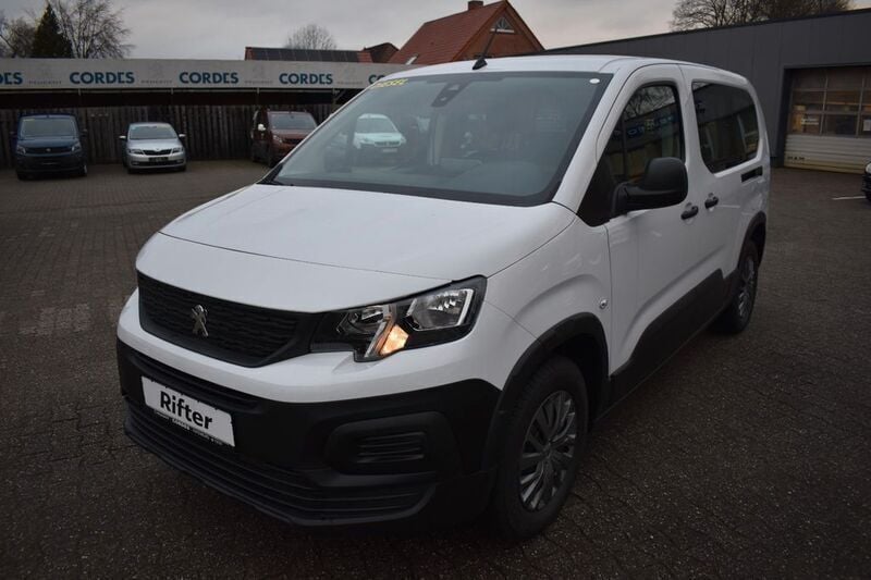 Weiß Gebraucht 2024 Peugeot Rifter Active Van / Kleinbus | 26.990 € (Teuer) - Bild 1/4