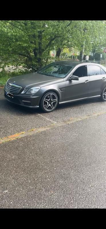 Grau Gebraucht 2012 Mercedes E63 AMG AMG Limousine | 27.500 € (Guter Preis) - Bild 1/4