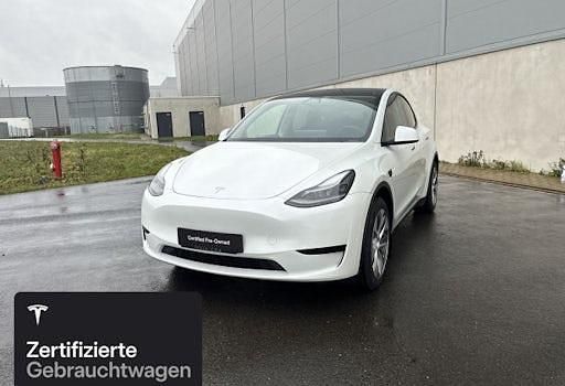 Weiß Gebraucht 2023 Tesla Model Y RWD SUV | 38.400 € (Etwas zu teuer) - Bild 1/4