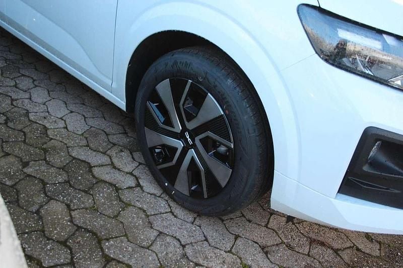 Neu Dacia Sandero Expression 101 PS (74 kW) 2026 Arktis weis Kleinwagen