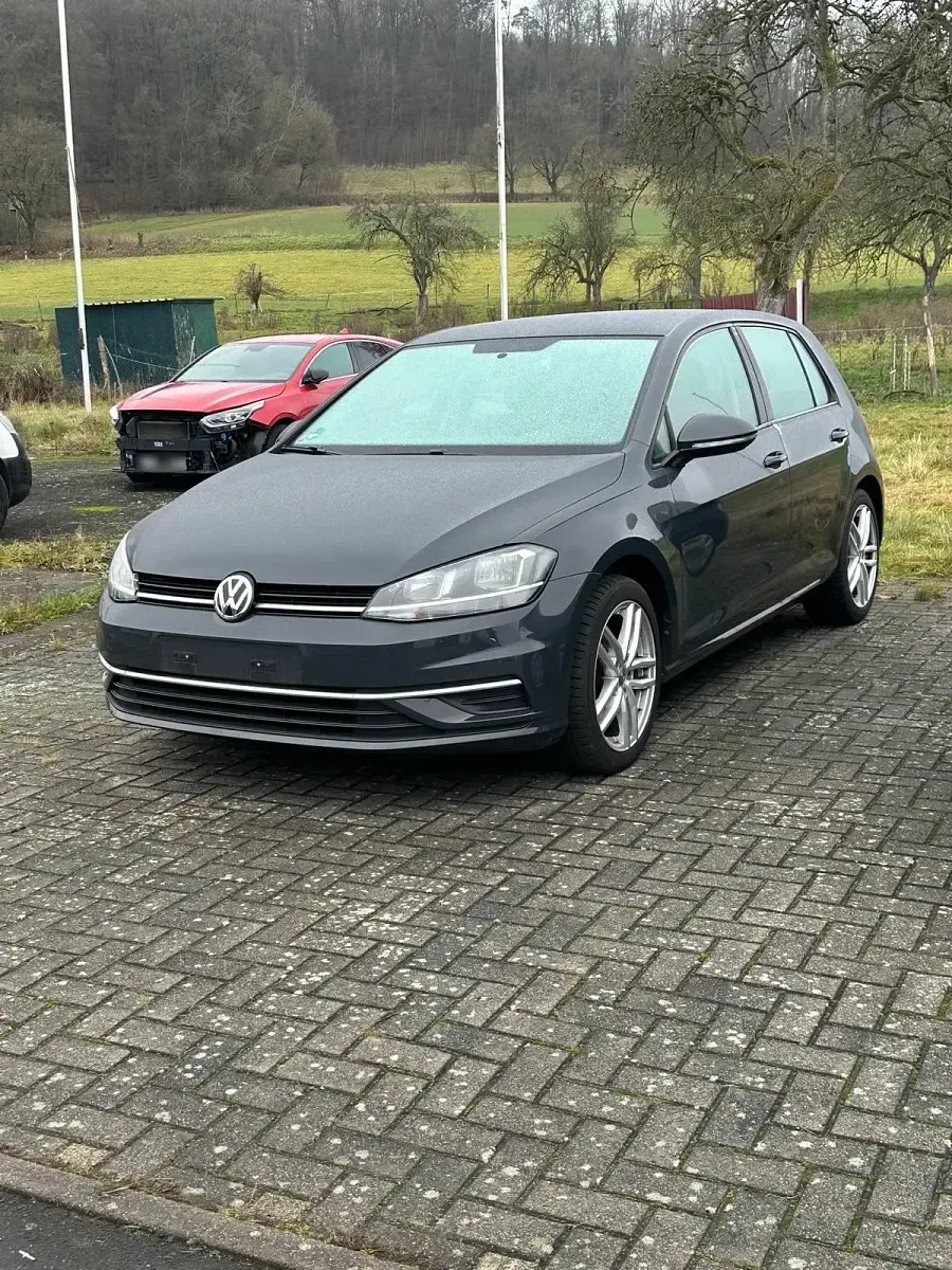 Second-hand VW Golf VII 125 CP (91 kW) 2017 Hatchback