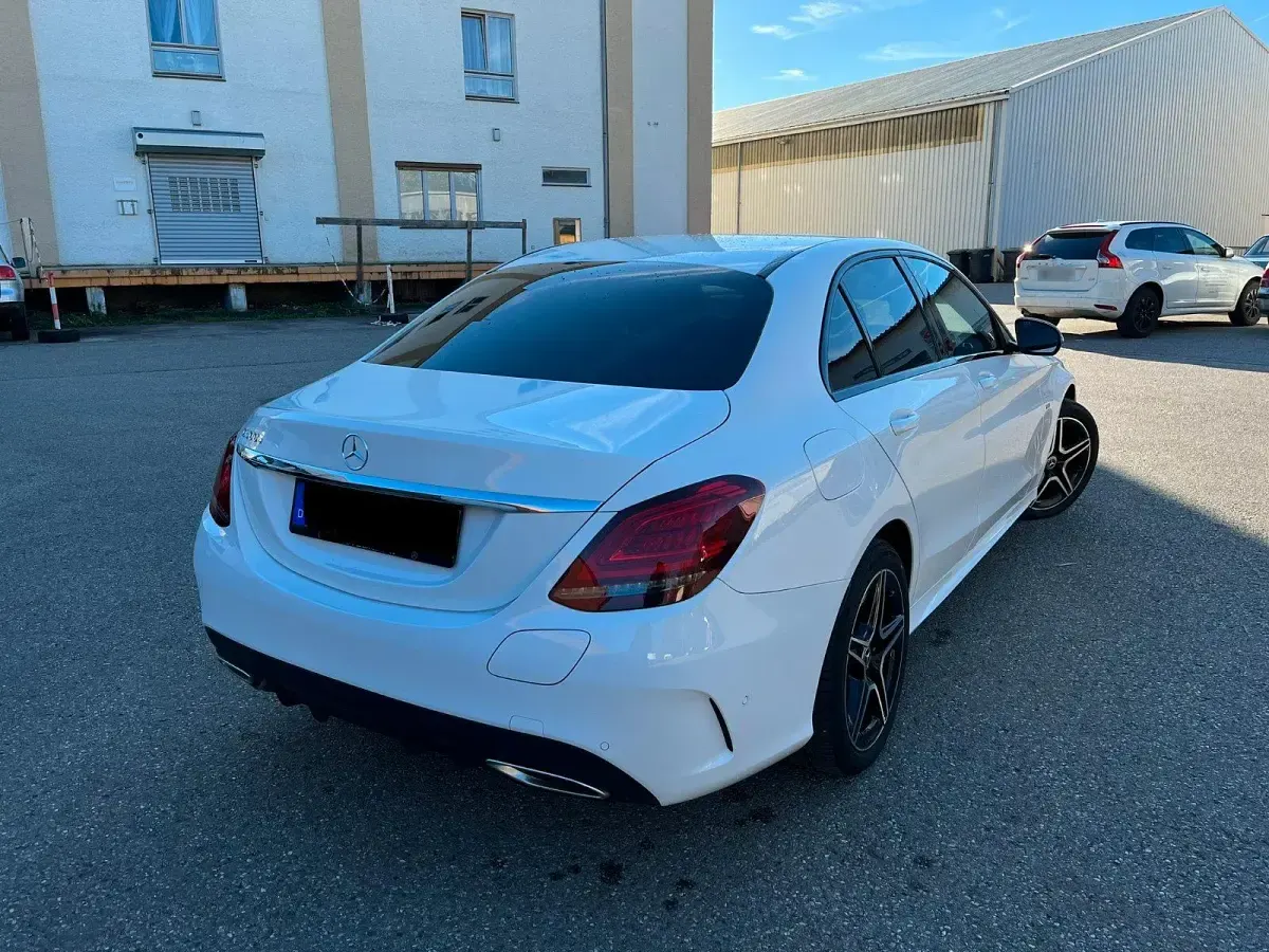 Gebraucht Mercedes C300e 320 PS (235 kW) 2020 Weiß Limousine