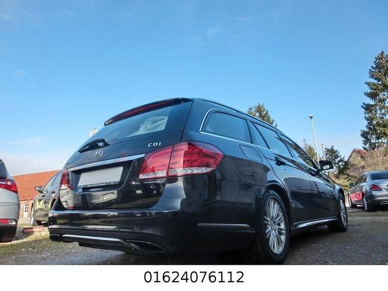 Gebraucht Mercedes E220 170 PS (125 kW) 2013 Schwarz Limousine
