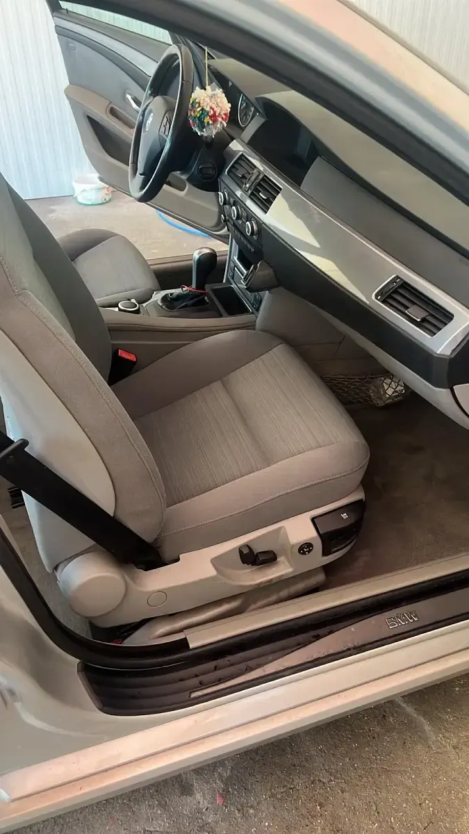 Gebraucht BMW 520 163 PS (119 kW) 2007 Grau Limousine